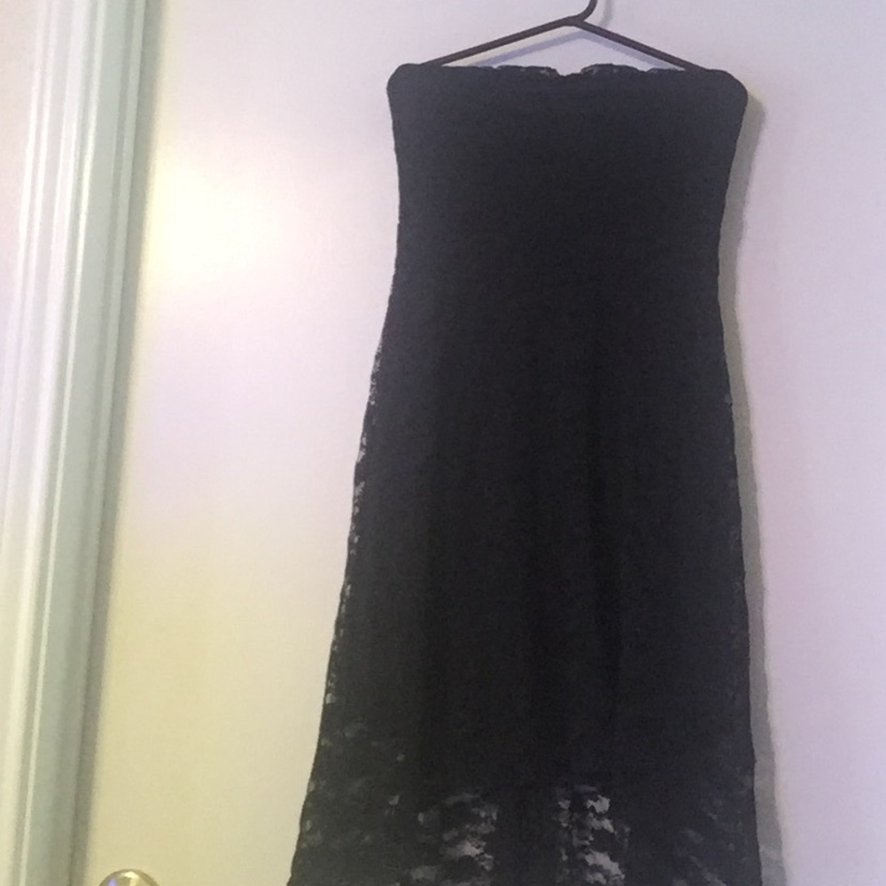 Simple black lace strapless dress