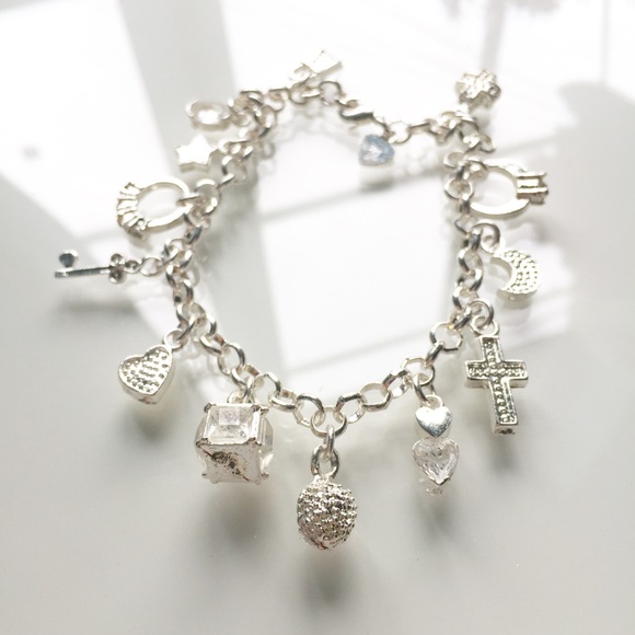 ⋐ Silver Charmed Bracelet ⋑ - Picture 1 of 5