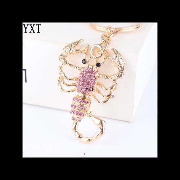 Scorpion keychain (in blue, black and pink) - Picture 2 of 3