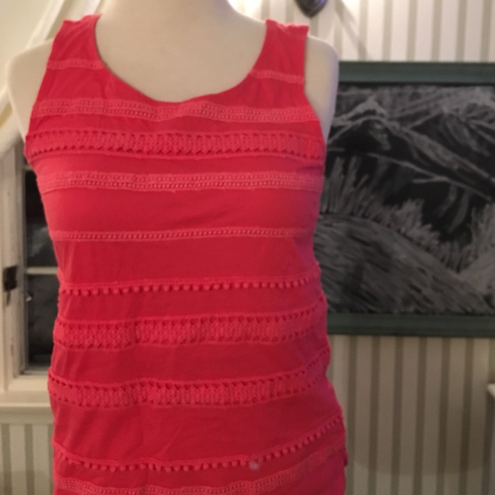 Pink textured tank top.