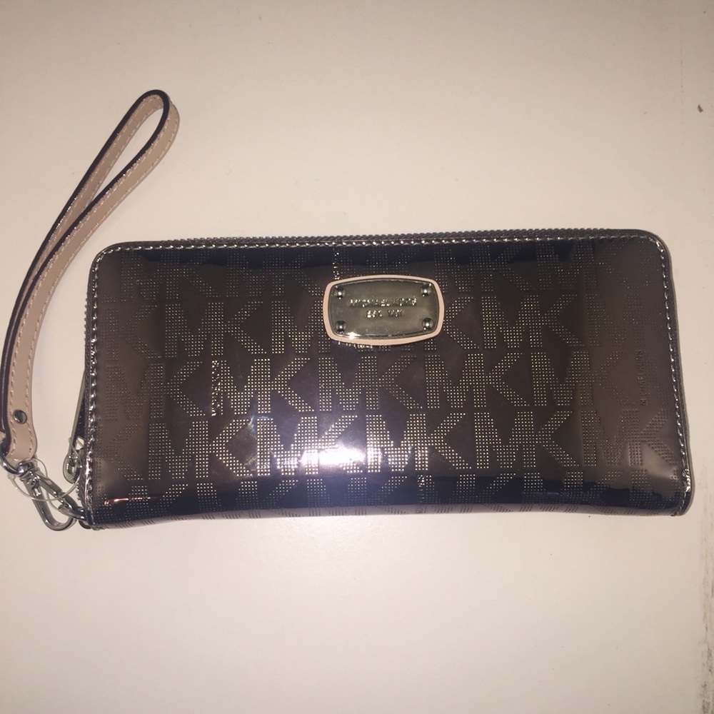 Michael Kors wristlet