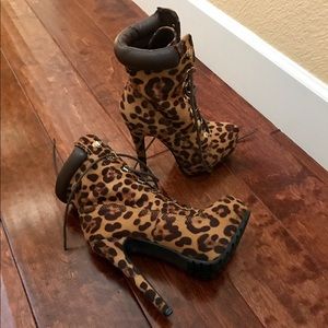 Construction Leopard Boots