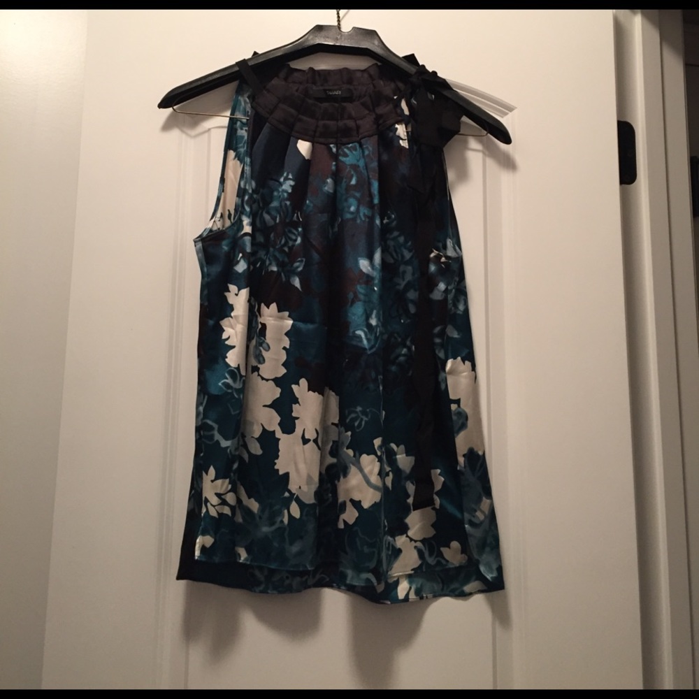 Tahari Top