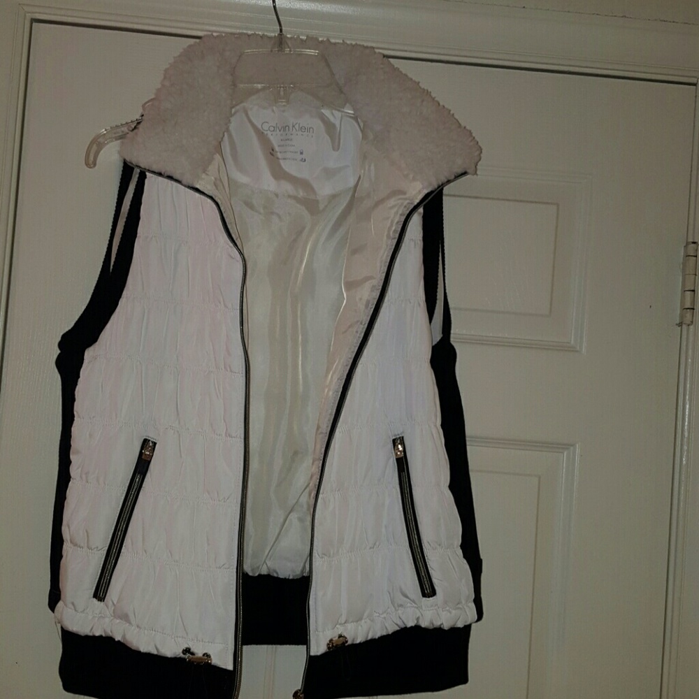 Calvin Klein vest with faux fur collar