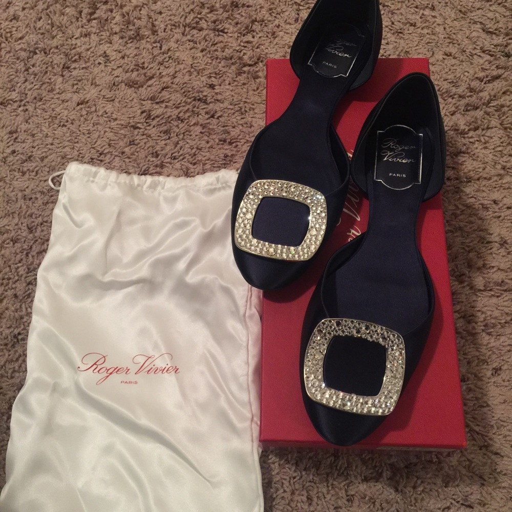 ⭐SOLD⭐Authentic Roger Vivier Crystal Bucket37.5