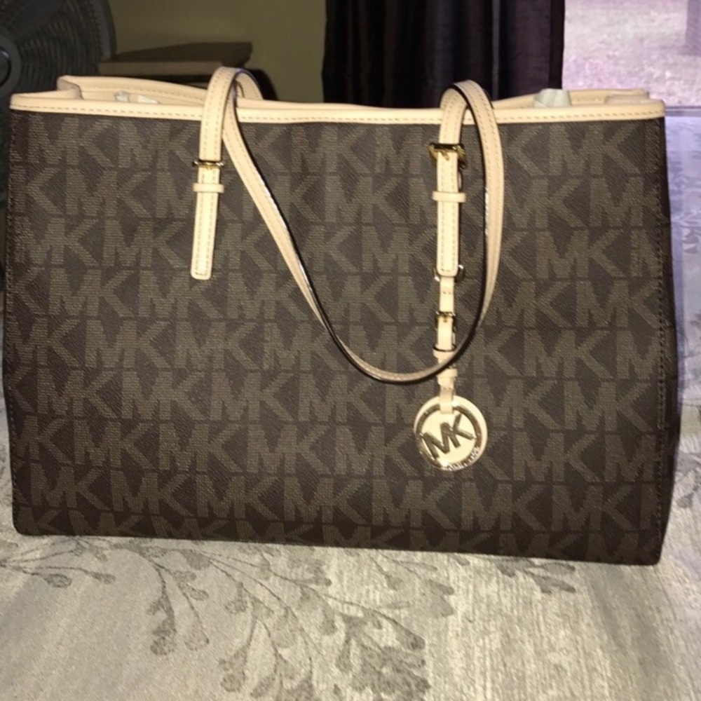 Micheal Kors large Jet set Travel tote