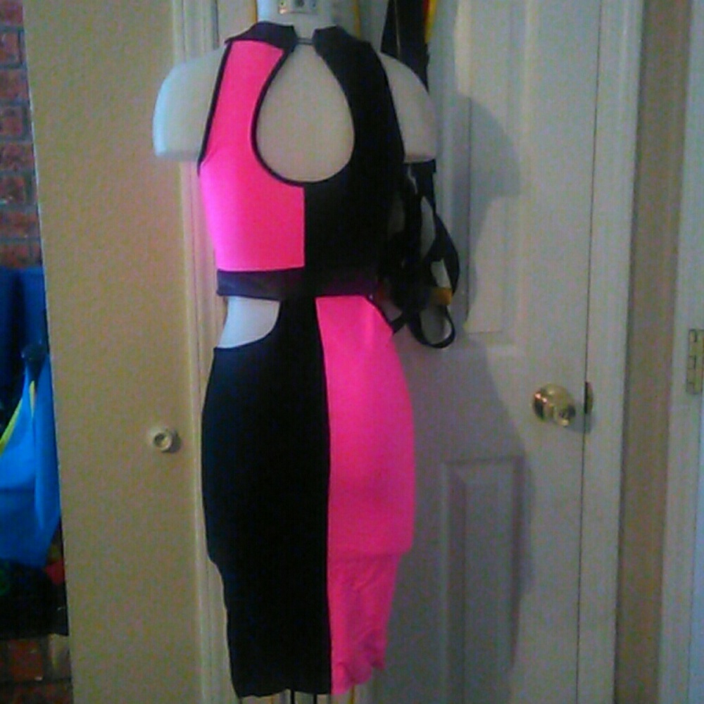 Dress - Picture 2 of 2
