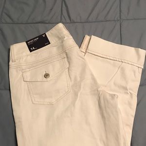 American Eagle Outfitters Artist Crop