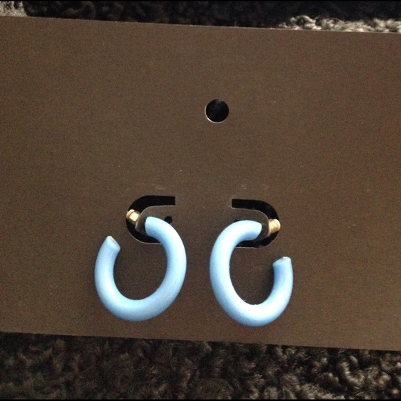 Jewelry - Hoop earrings