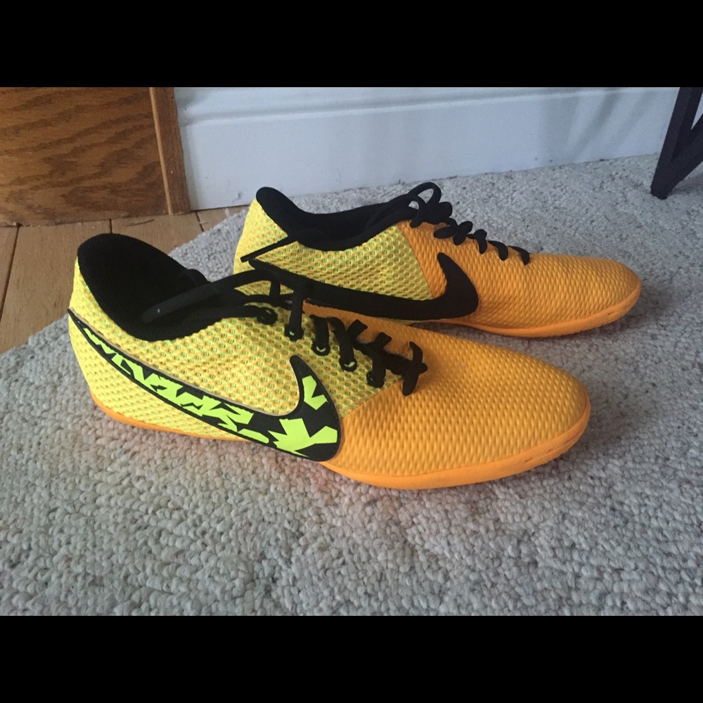 Nike workout shoes unisex