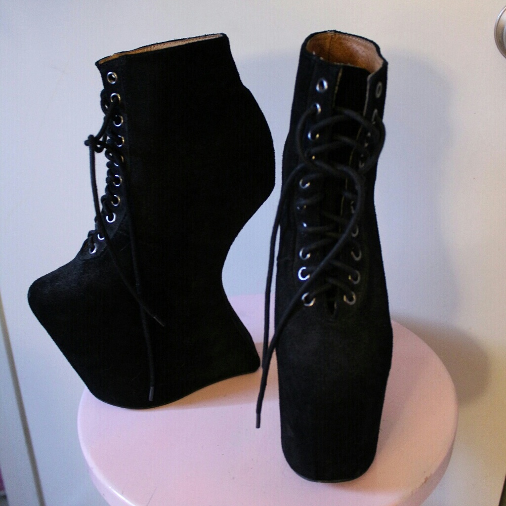 Jeffrey Campbell Night Walk size 7.5