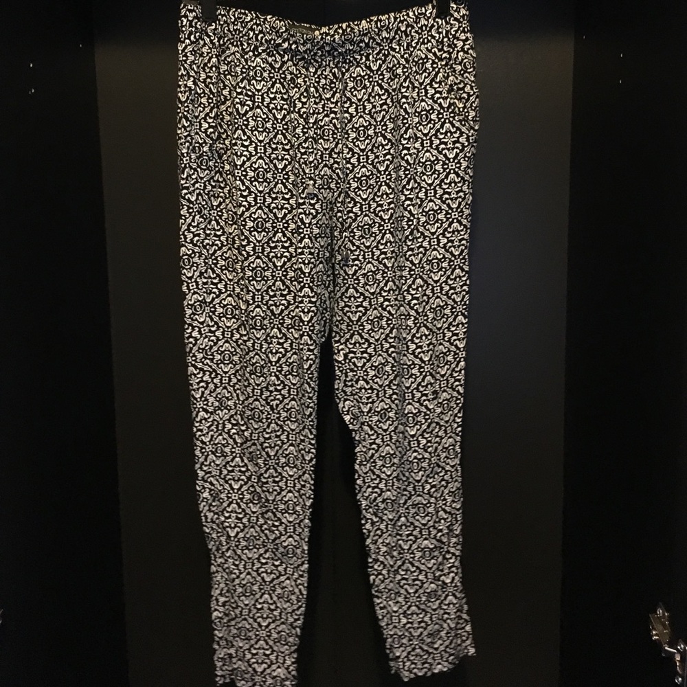 Skinny jogger pants