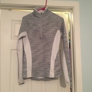 Athleta small quarter zip
