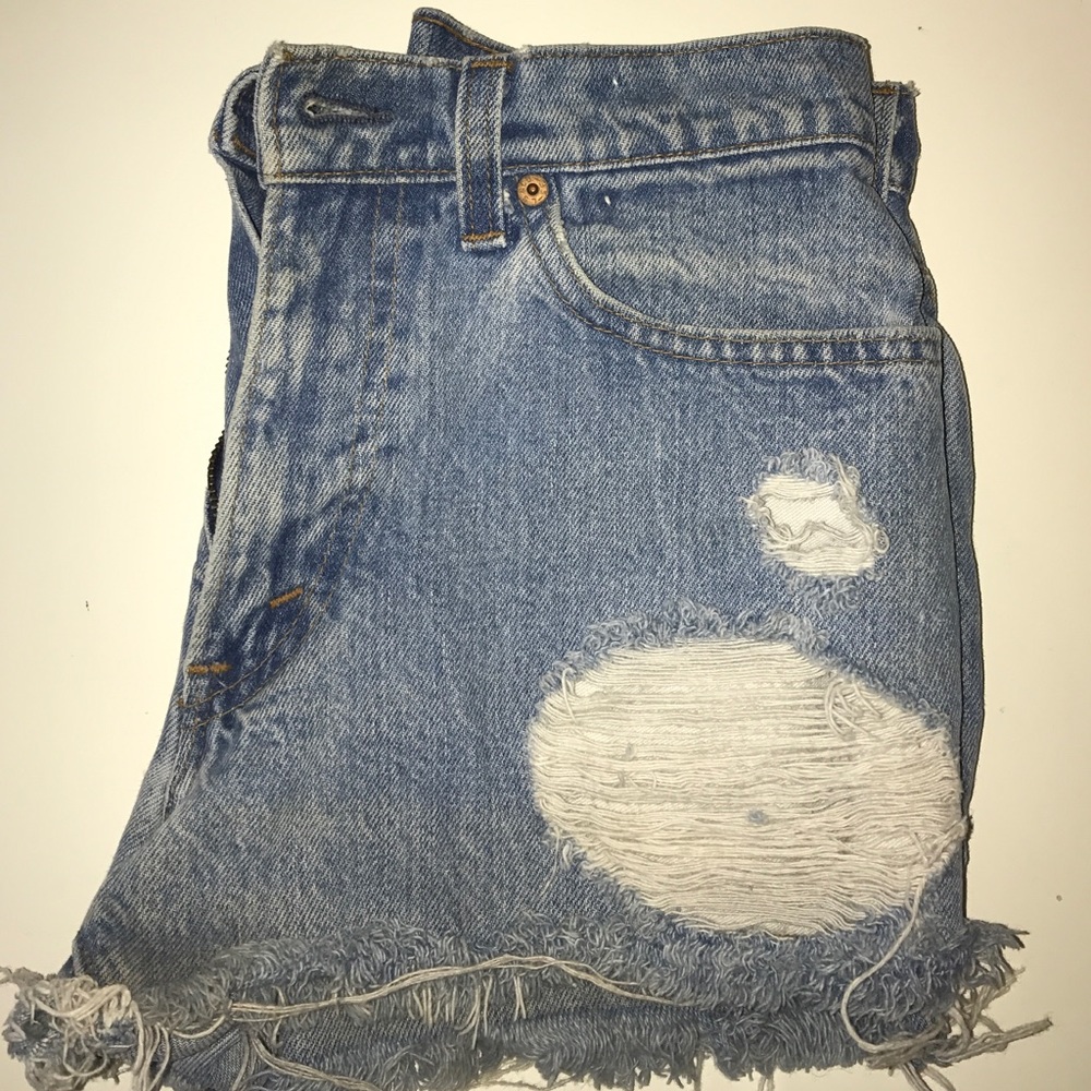 Levi's cut off shorts!!!