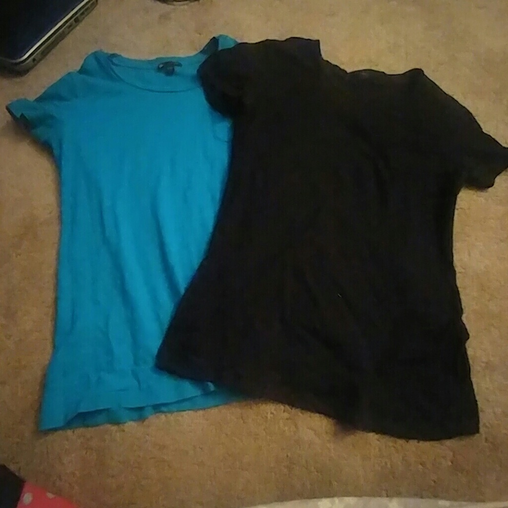 Bundle of 2 short sleeve shirts