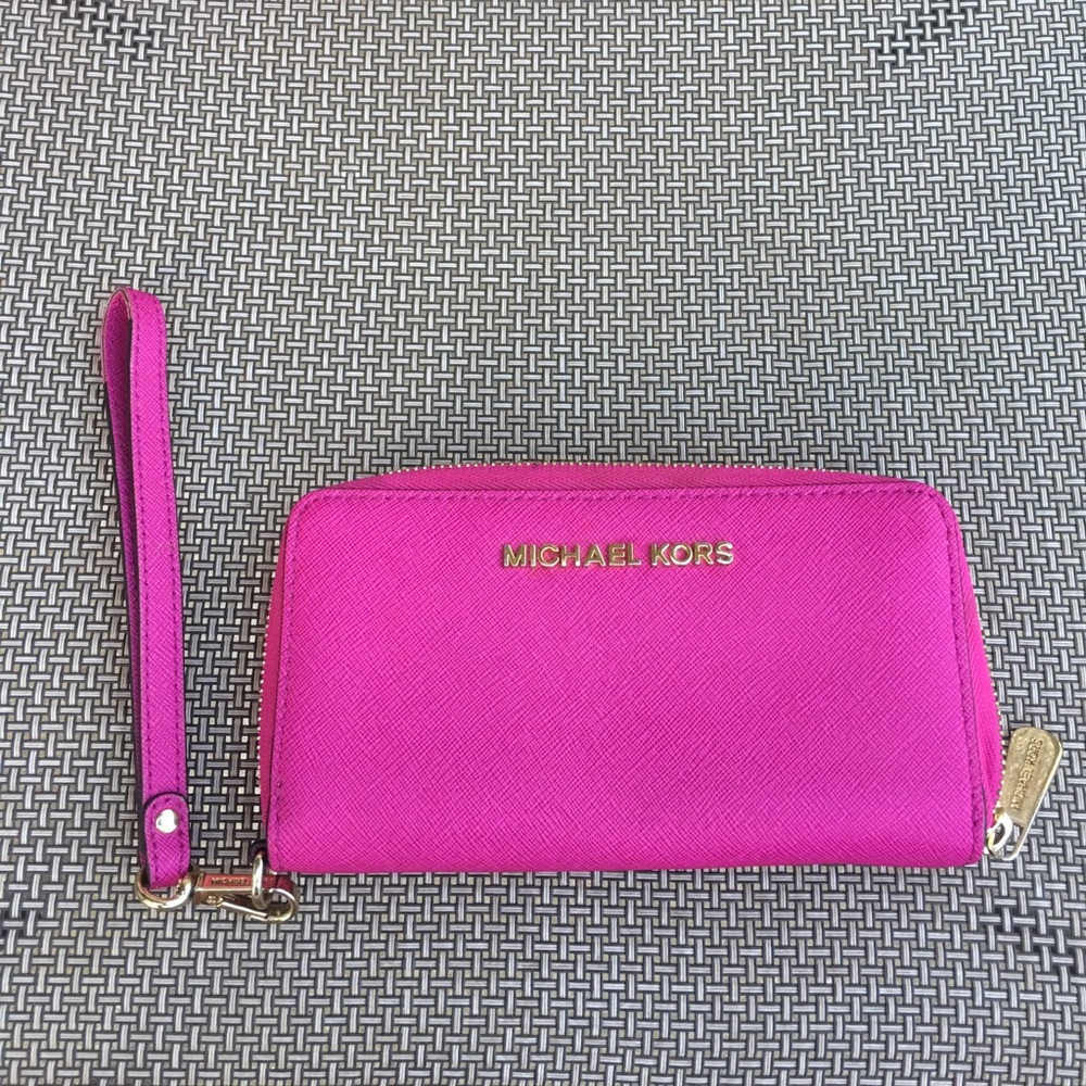 **lowered price** Michael Kors Wristlet