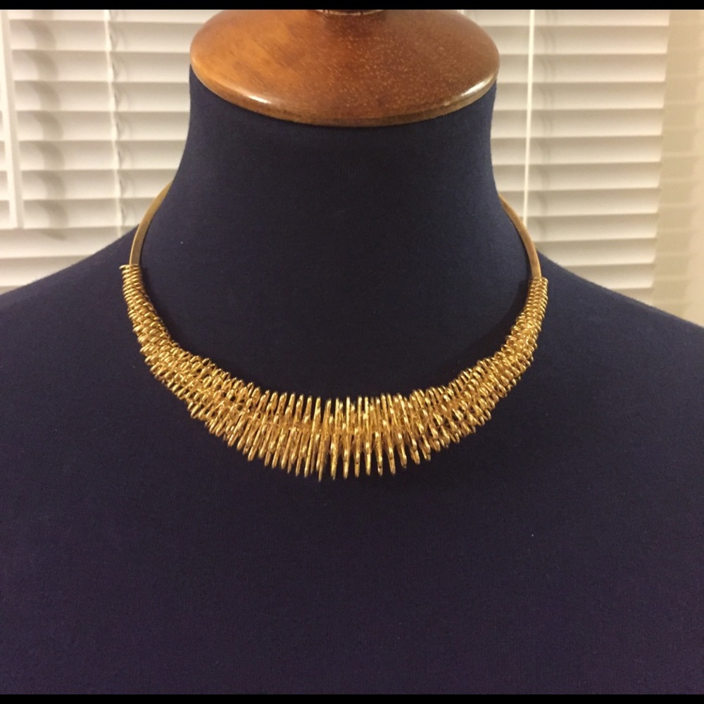 Gold or silver Choker