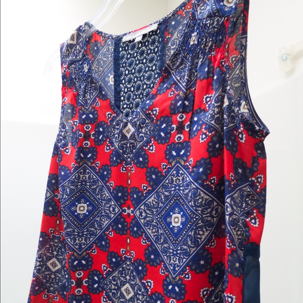 Daniel Rainn Acarda V- Neck blouse SP