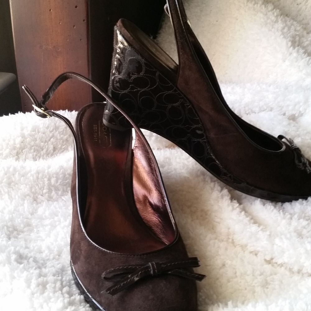 Coach platform wedge