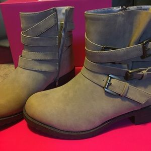 Taupe Boots, zipper side.