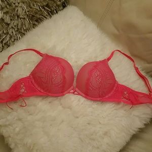 Victoria Secret Bra, 34B Bombshell