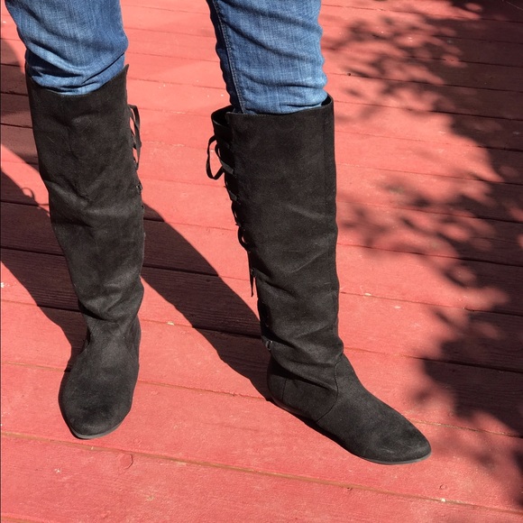 💕SOLD Black tie up boots with lace up details💕 - Picture 2 of 8