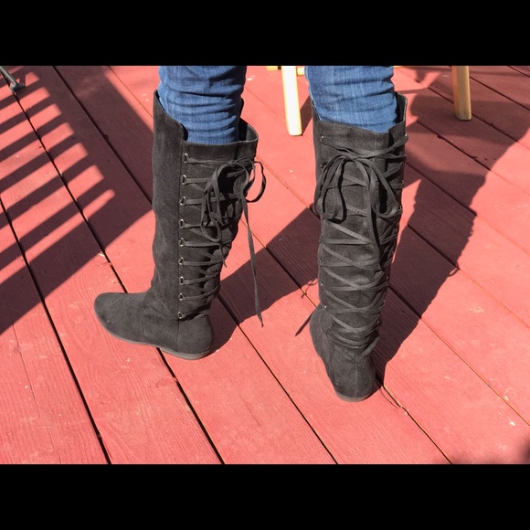 💕SOLD Black tie up boots with lace up details💕 - Picture 7 of 8