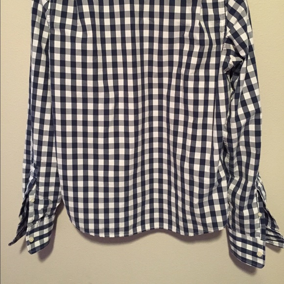 Button down A&F - Picture 2 of 3