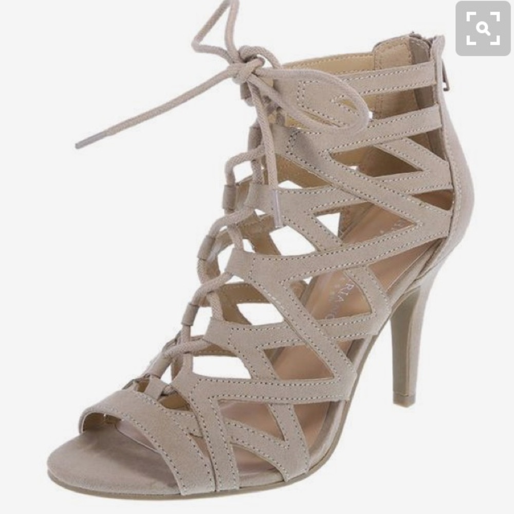 Cream Lace up Heels 👠✨