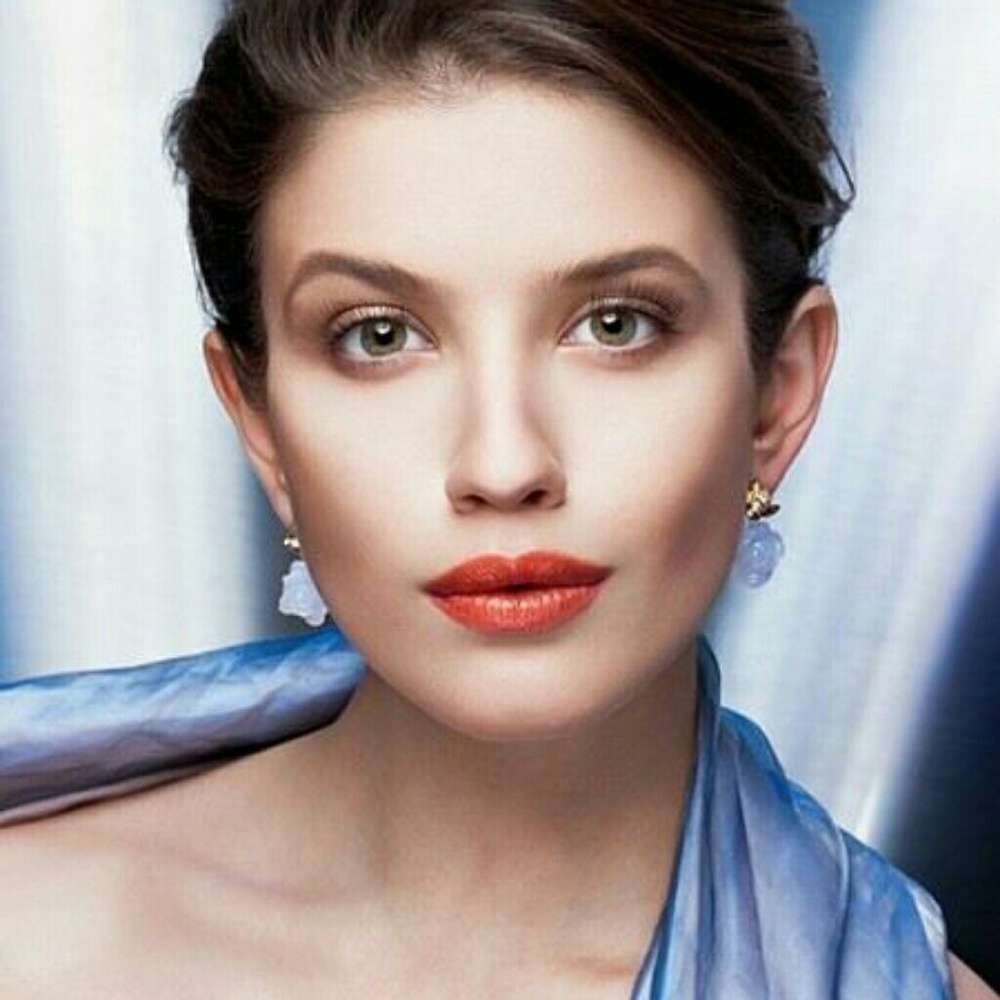 Meet your Posher, Vira