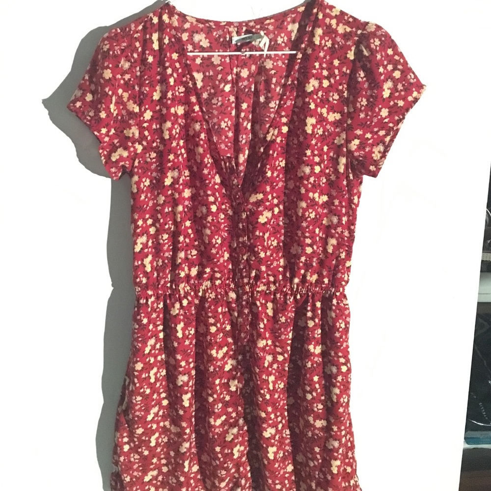 Kimchi Blue. Red flowers dress. Medium. W/pockets.