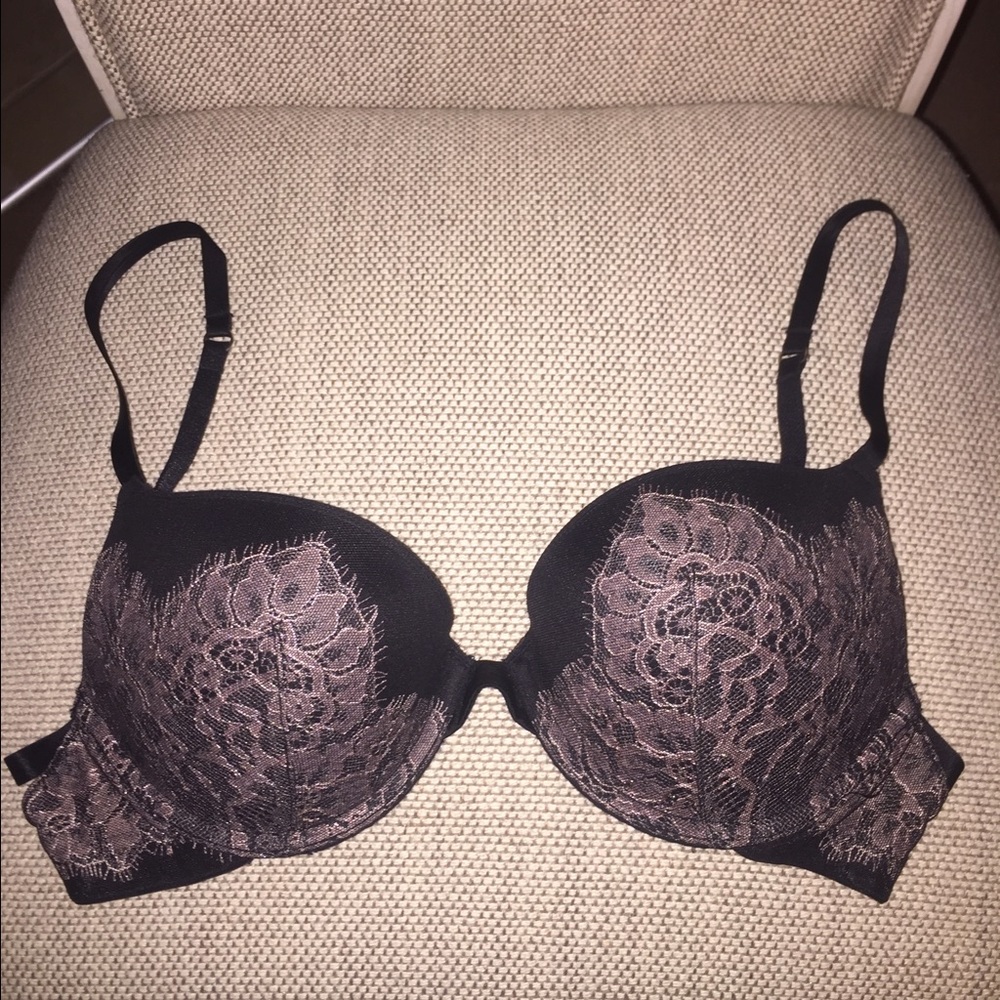 Ladies Victoria Secret push-up bra