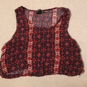 Red and navy print crop top