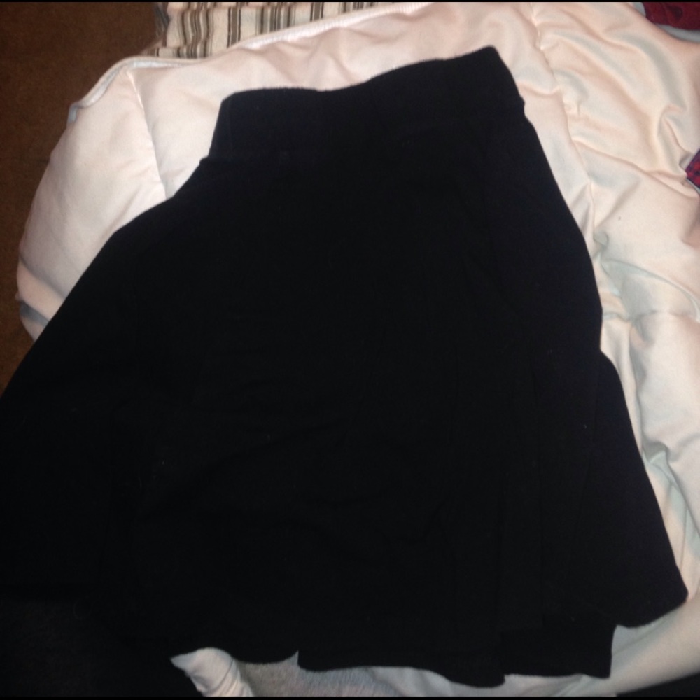 Black skater skirt