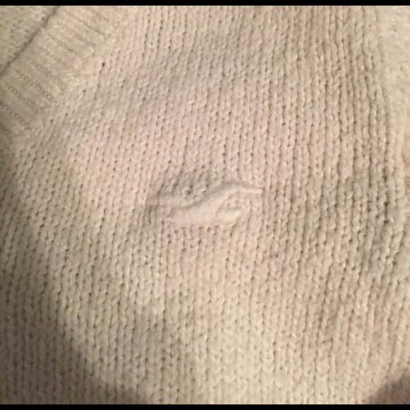 Hollister sweater - Picture 3 of 3