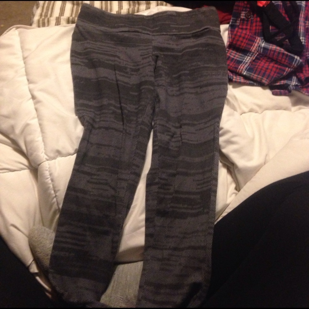 Grey crop leggings