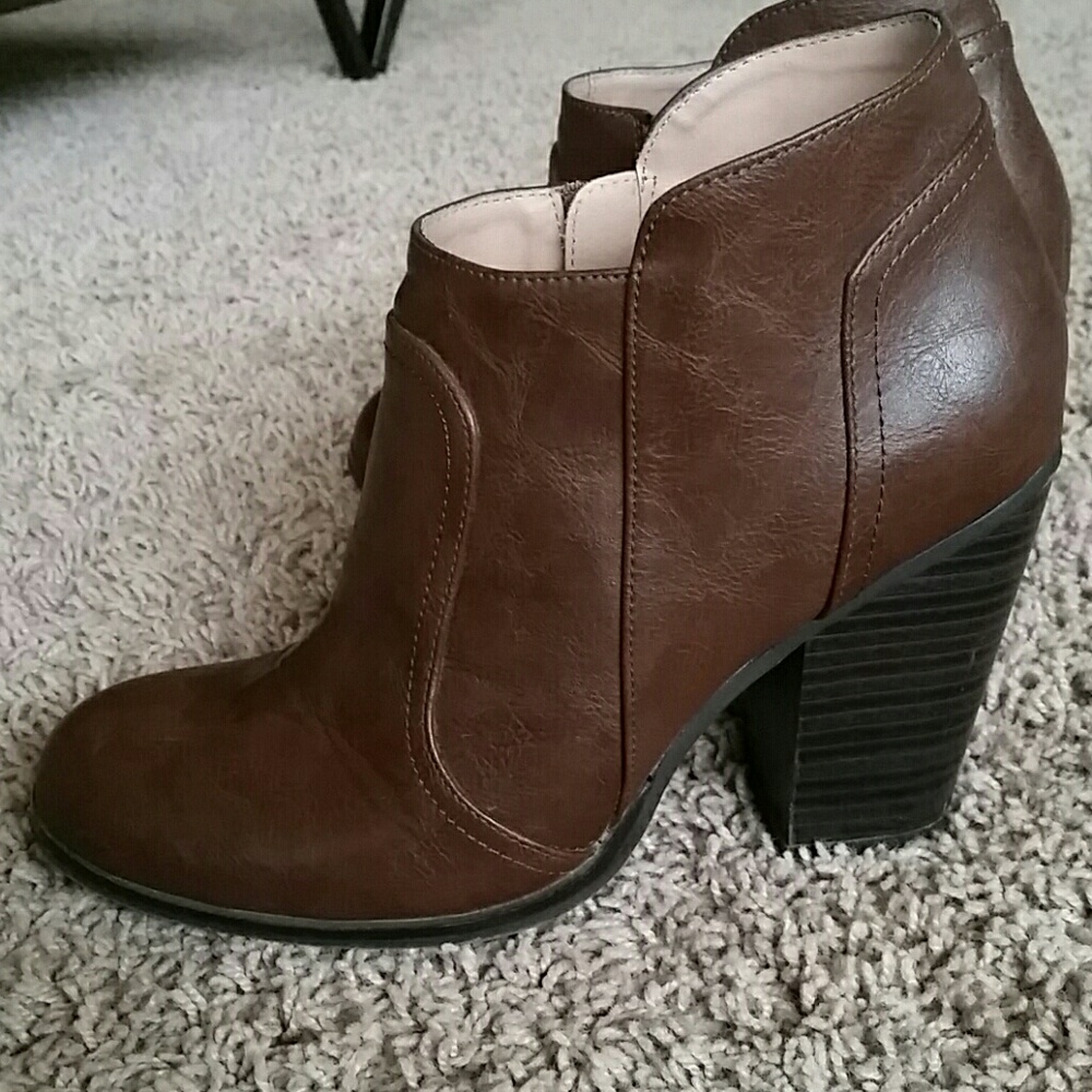 American Eagle Ankle Booties