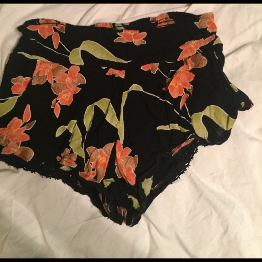 Volcom shorts