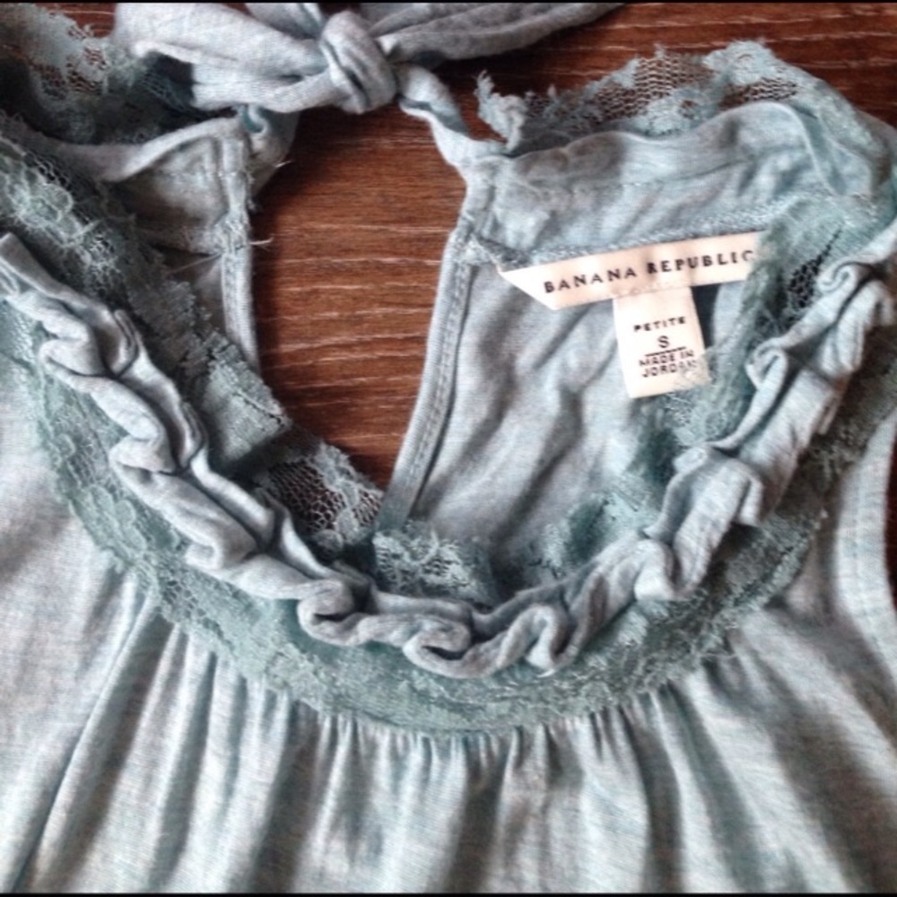 Lovely Banana Republic top