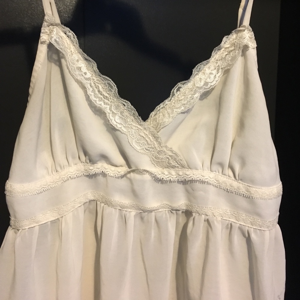 Lace top - Picture 2 of 4