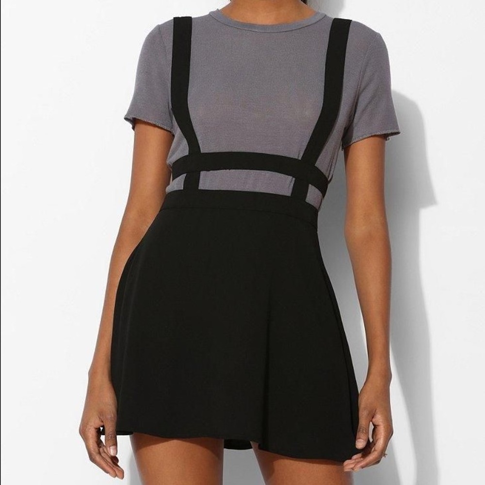 Sparkle & Fade cage overall skirt. Sz 2. Black.