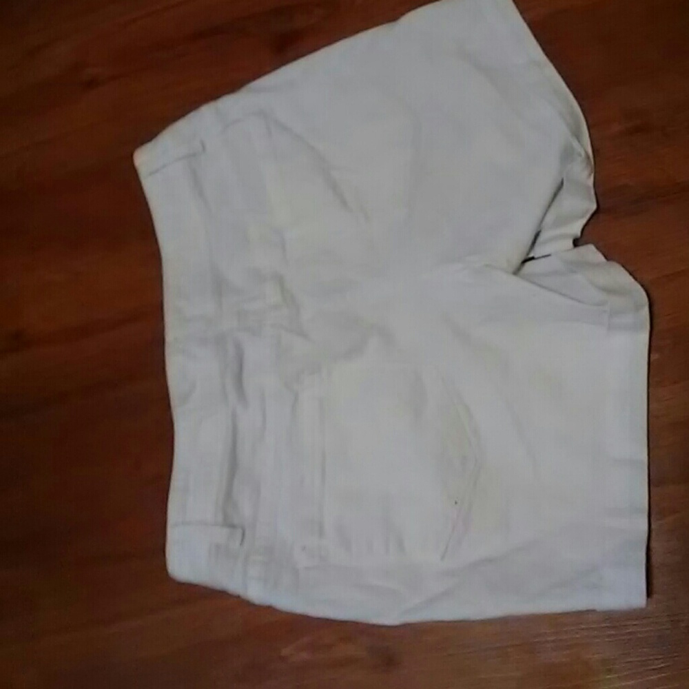 Shorts - Picture 2 of 3