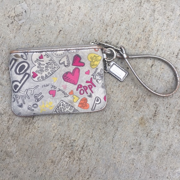 ❌SOLD❌COACH Poppy Graffiti Wristlet - Picture 2 of 7
