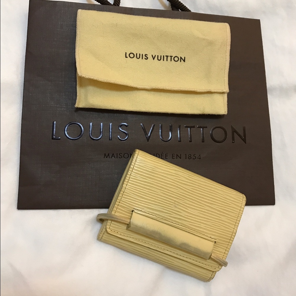 Authentic Louis Vuitton Tri-fold Wallet!