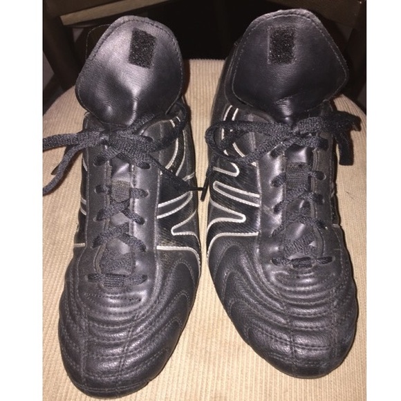 Sport cleats - Picture 3 of 3