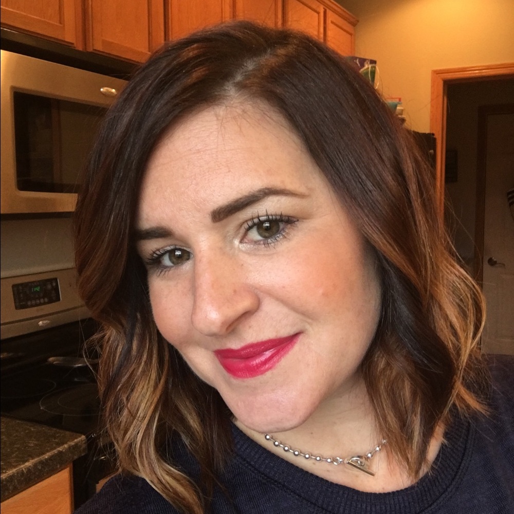 Meet your Posher, Lisa