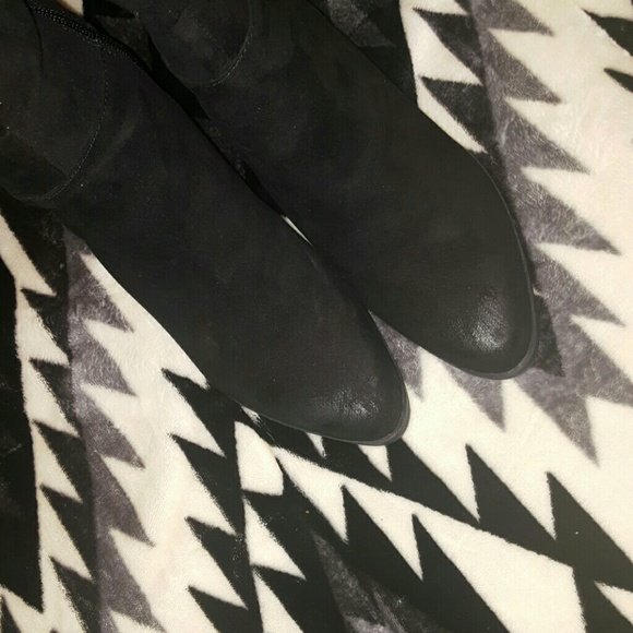 Black thigh-high boots with wedge - Picture 3 of 4