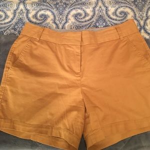 Roz & Ali by dressbarn mustard color shorts