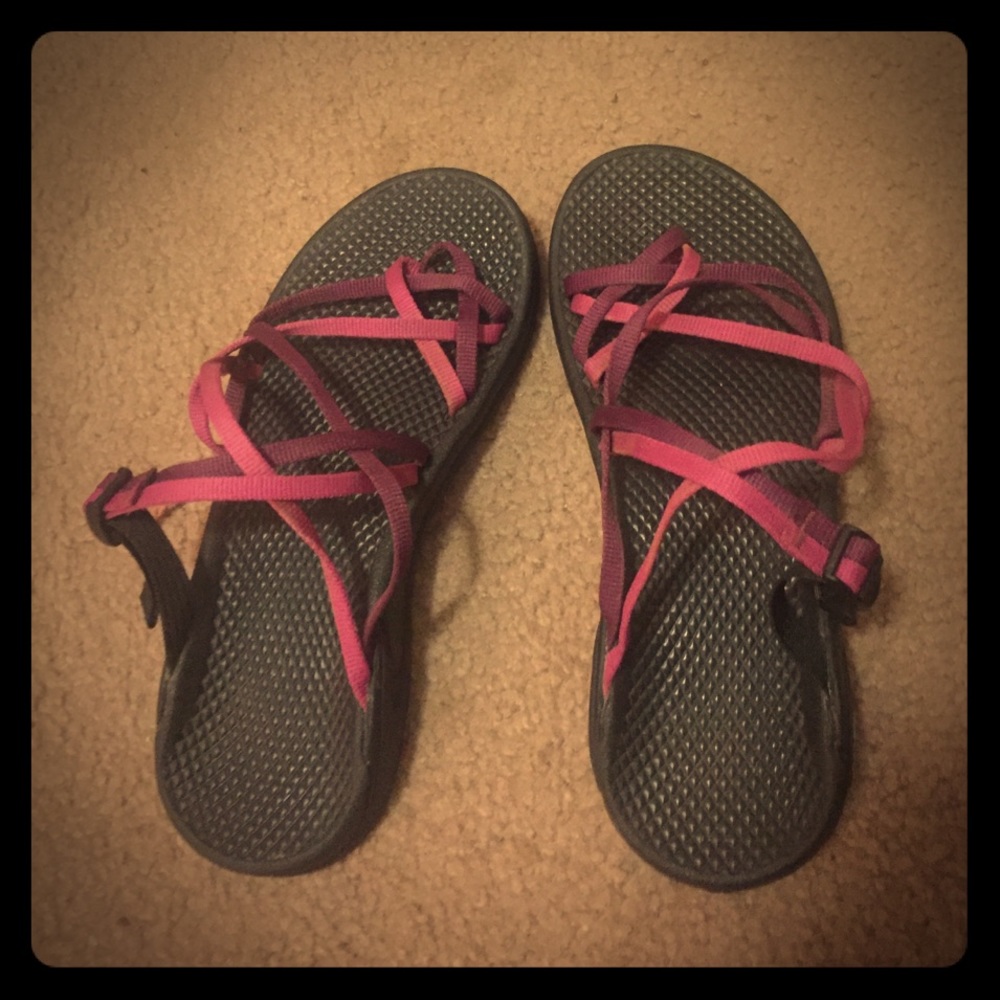 Pink and purple cross cross Chacos