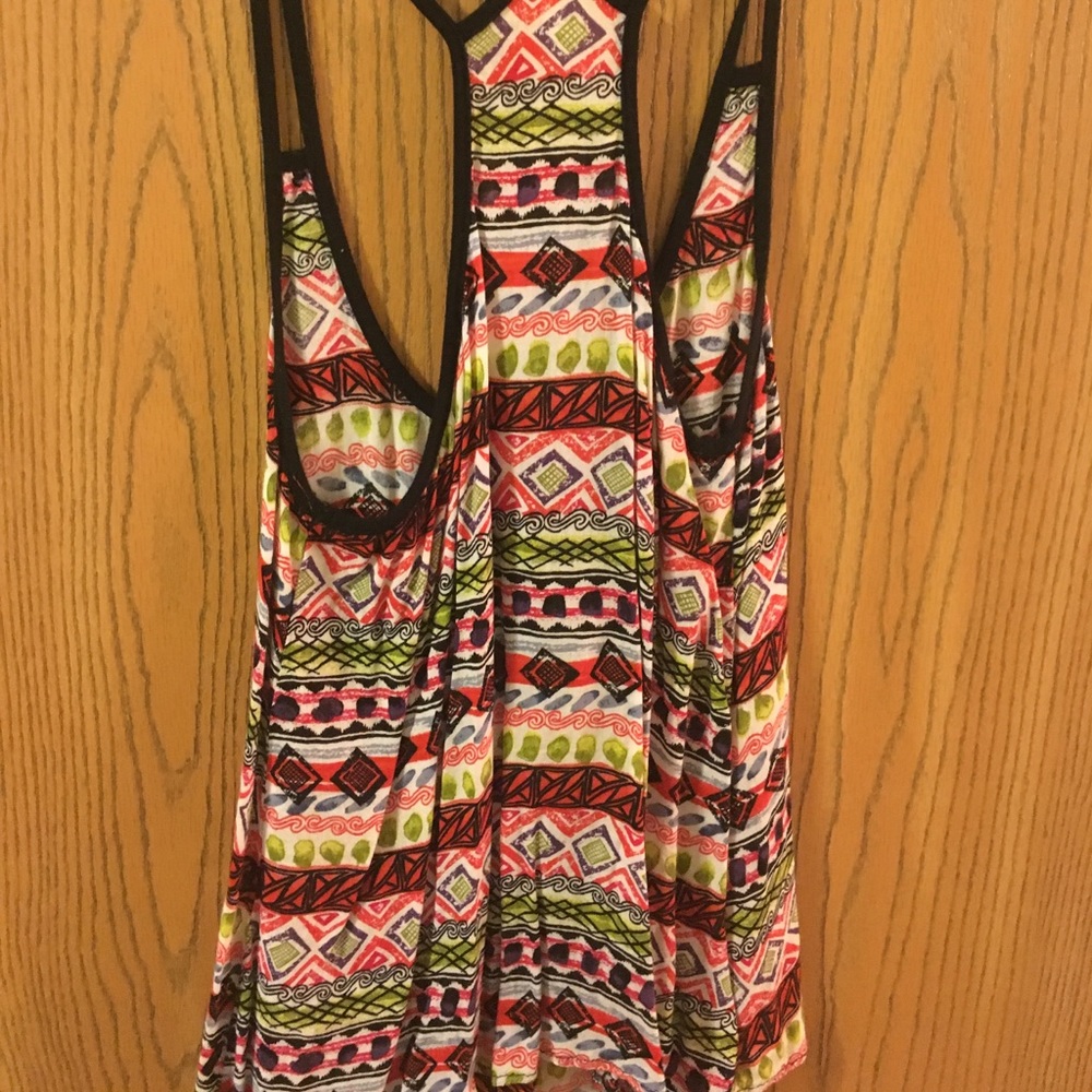 Aztec patterned tank - Picture 3 of 4